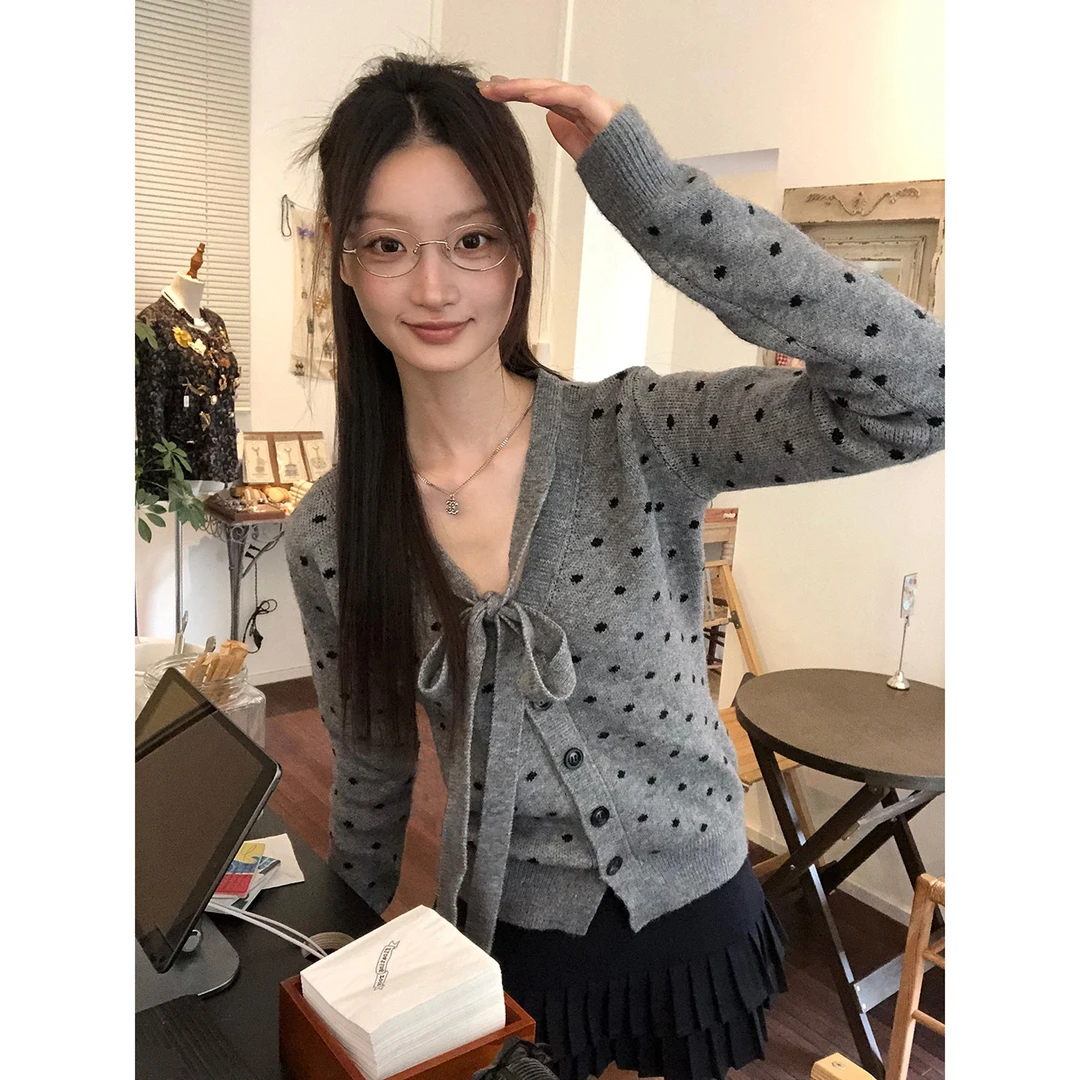 【千金小姐】秋季气质温柔波点蝴蝶结系带显瘦针织衫8095#