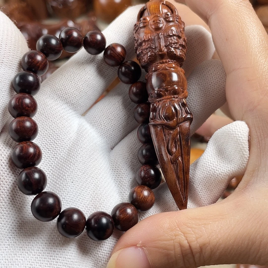 哥***在黄花梨/降香黄檀把件两个