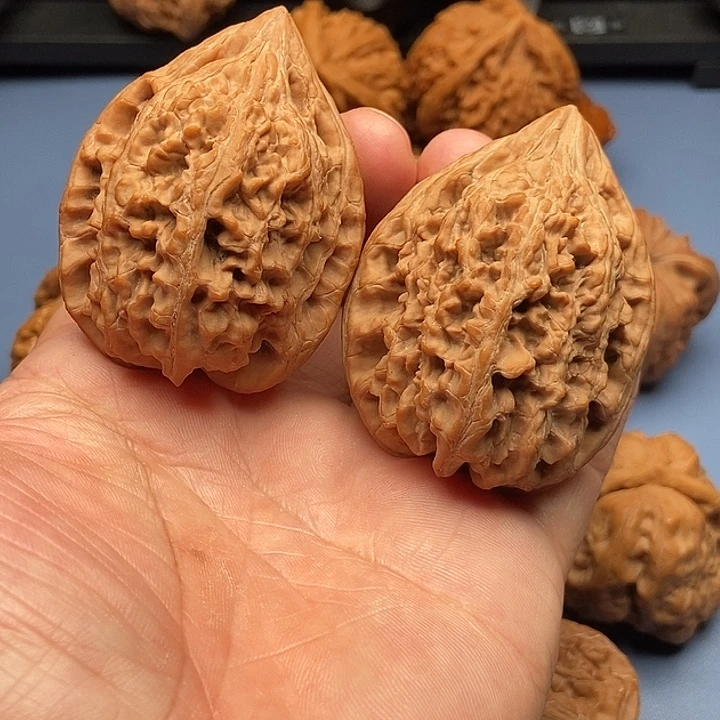 把件文玩核桃大沽石