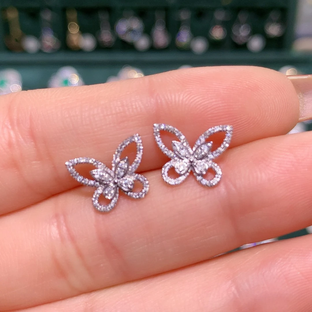 【闪购商品】钻石耳饰铂Pt950镶嵌耳钉