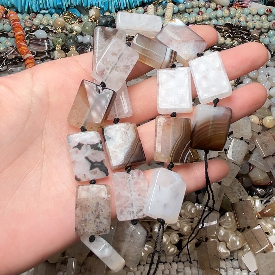 是***啊玛瑙/玉髓合金珠宝半成品V199。天然玛瑙方牌一条