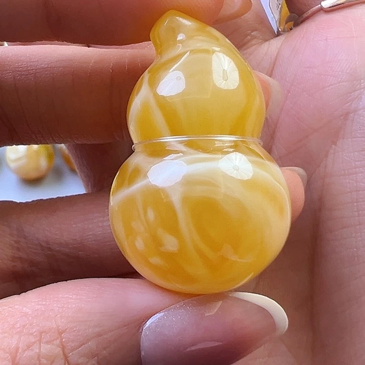蜜蜡未镶嵌珠宝奇石