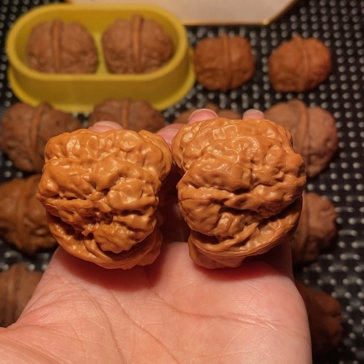 文玩核桃把件细腰超大腿