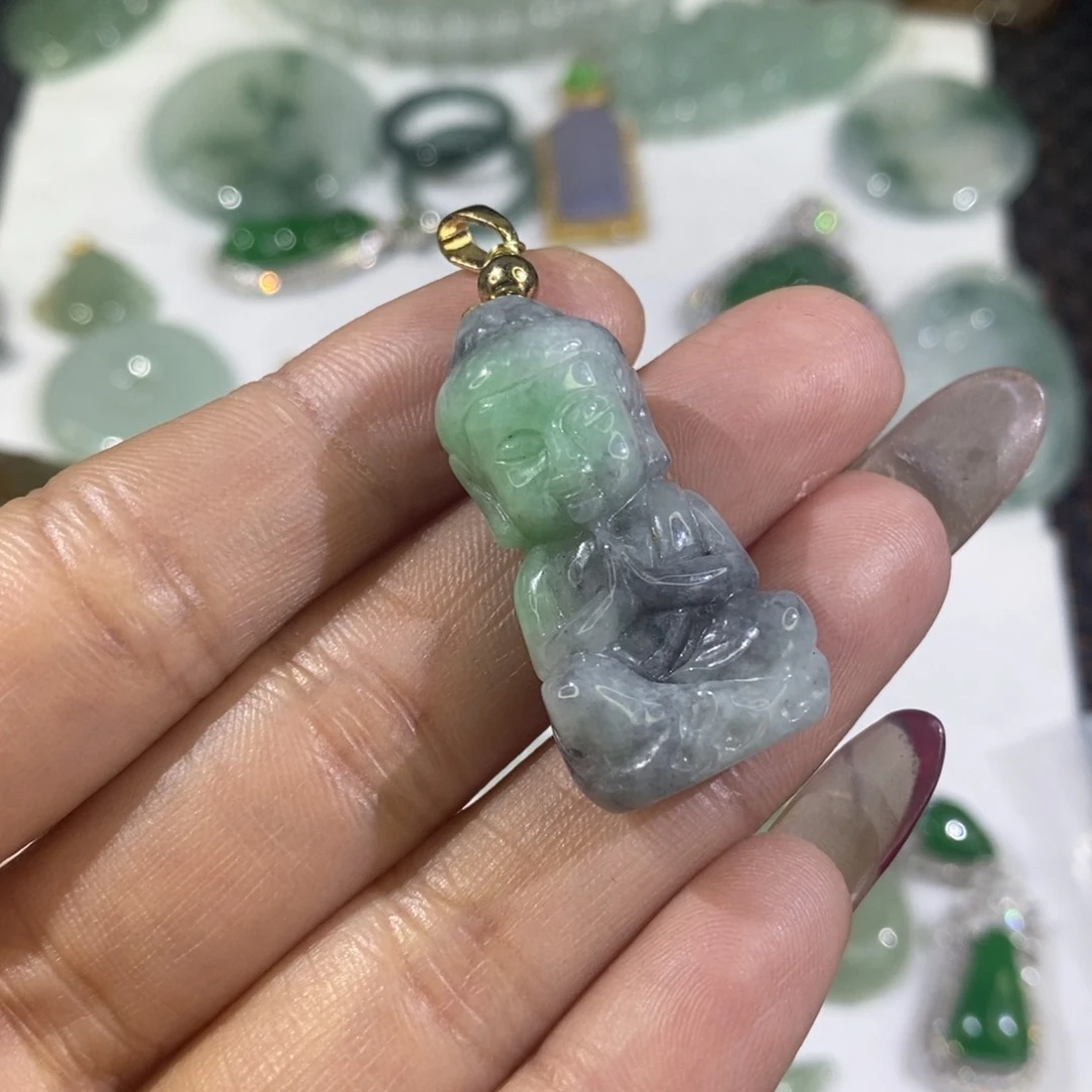 翡翠颈饰未镶嵌?****?翡翠吊坠