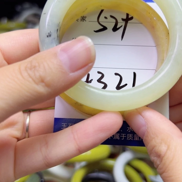 未镶嵌蛇纹石玉手链