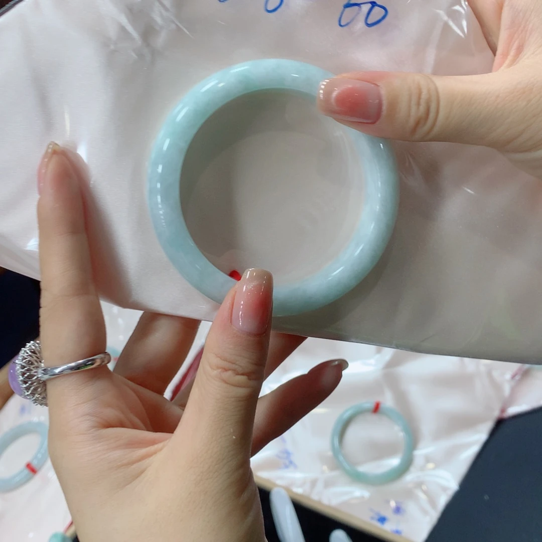 未镶嵌手镯翡翠买断