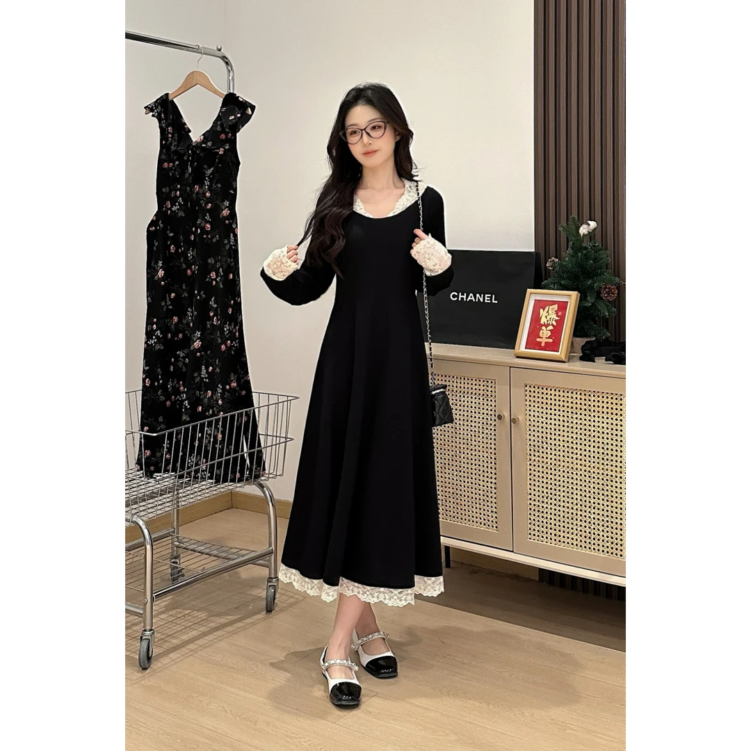 蕾丝拼接设计感连帽针织连衣裙春装新款黑色打底长裙2526