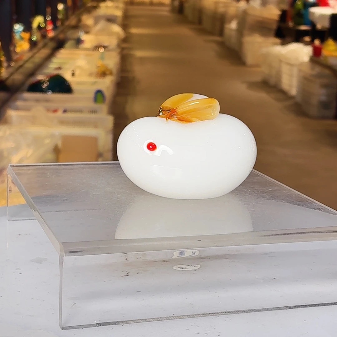 琉璃手工艺品琉璃岛上有个叫小白山