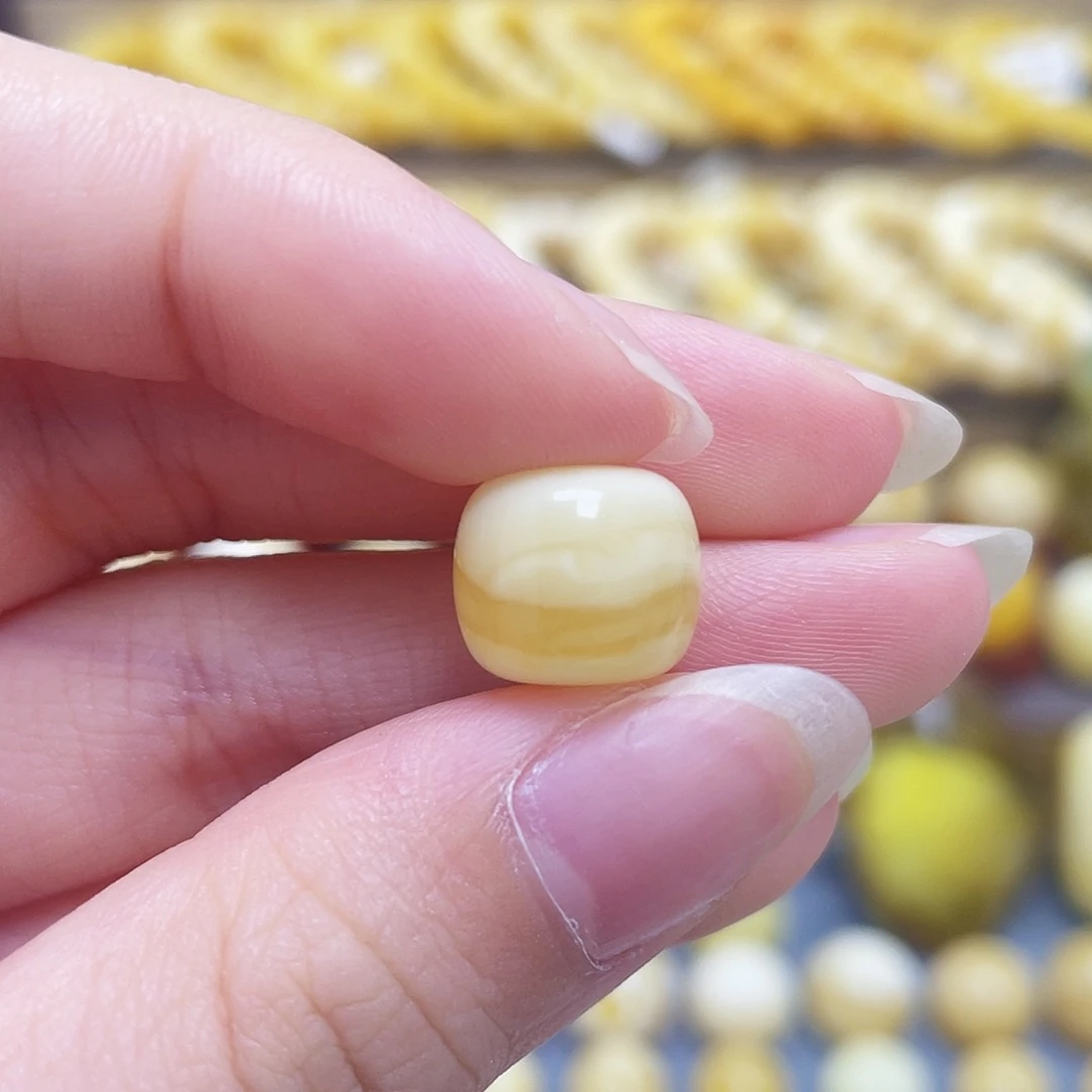 未镶嵌琥珀裸石11.9*10.4mm老型