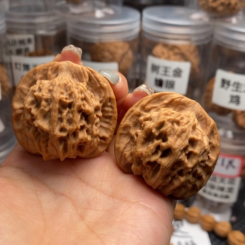 【闪购商品】文玩核桃吊坠天地40