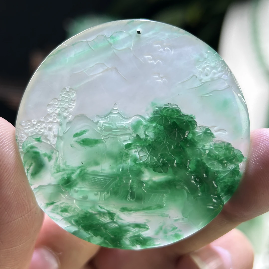 非洲翠冰飘花圆牌山水牌挂件直径：54mm冰透精雕飘绿浅绿巧雕俏色
