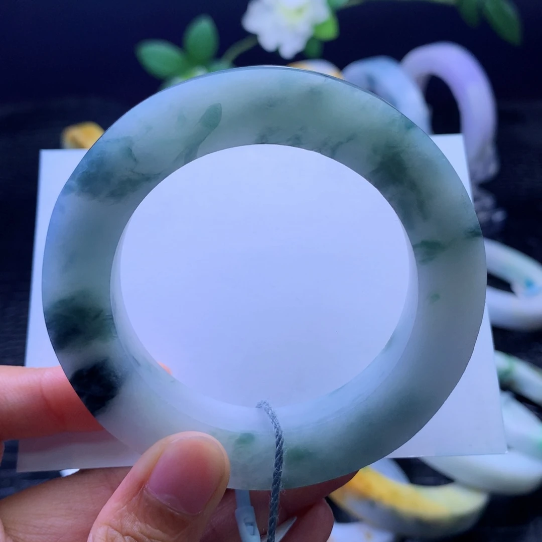 定制翡翠未镶嵌翡翠手镯