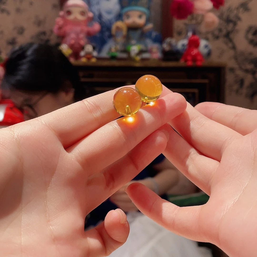 琥珀耳饰18K金镶嵌多样性发其一