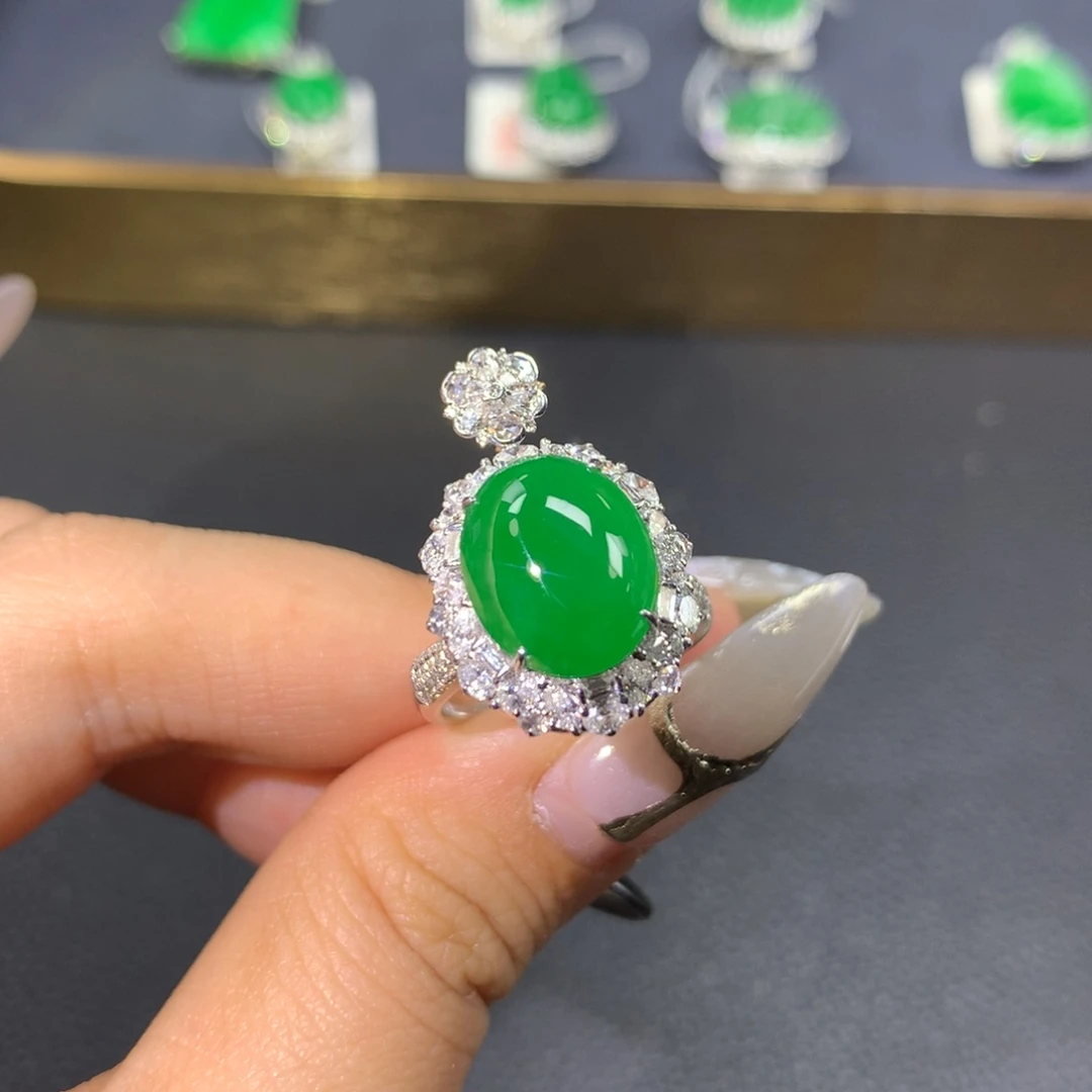 翡翠戒指18K金镶嵌翡翠