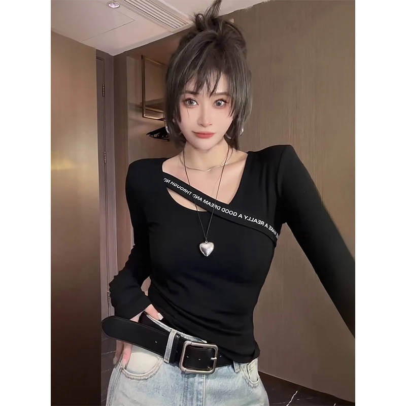 设计感U领字母黑色打底衫女2025早春新款韩版洋气修身显瘦长袖T恤