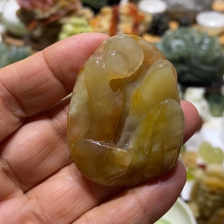 蛇纹石玉未镶嵌挂坠