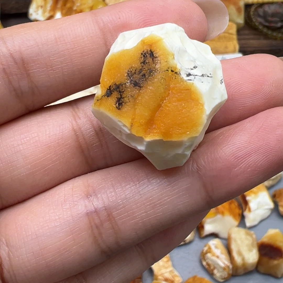 对***人未镶嵌定制琥珀蜜蜡
