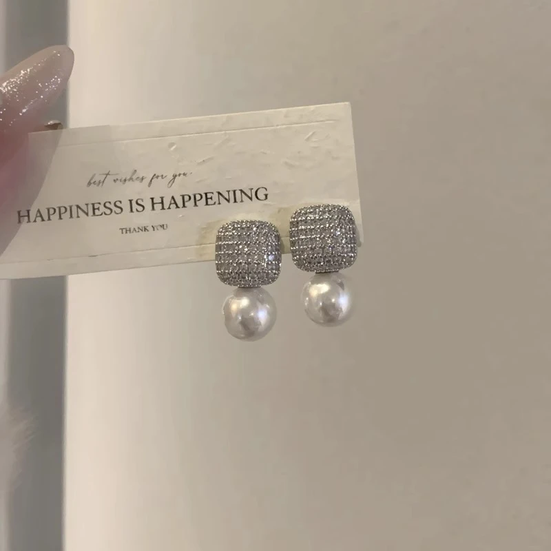 铜合金耳饰 复古法式百搭高级镶钻珠珠耳环轻奢时尚名媛气质耳钉