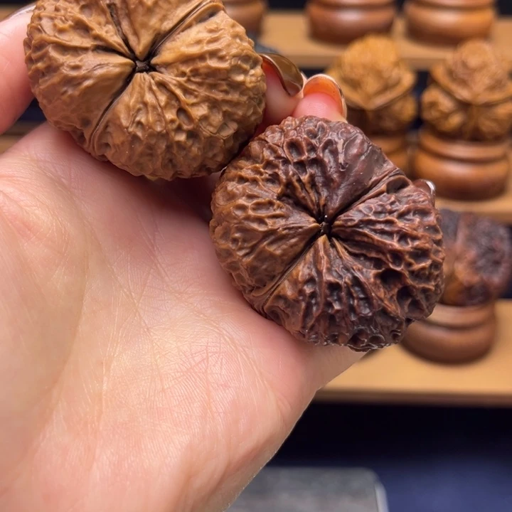 文玩核桃吊坠至尊元宝