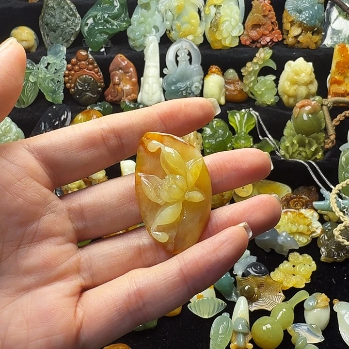 蛇纹石玉未镶嵌颈饰