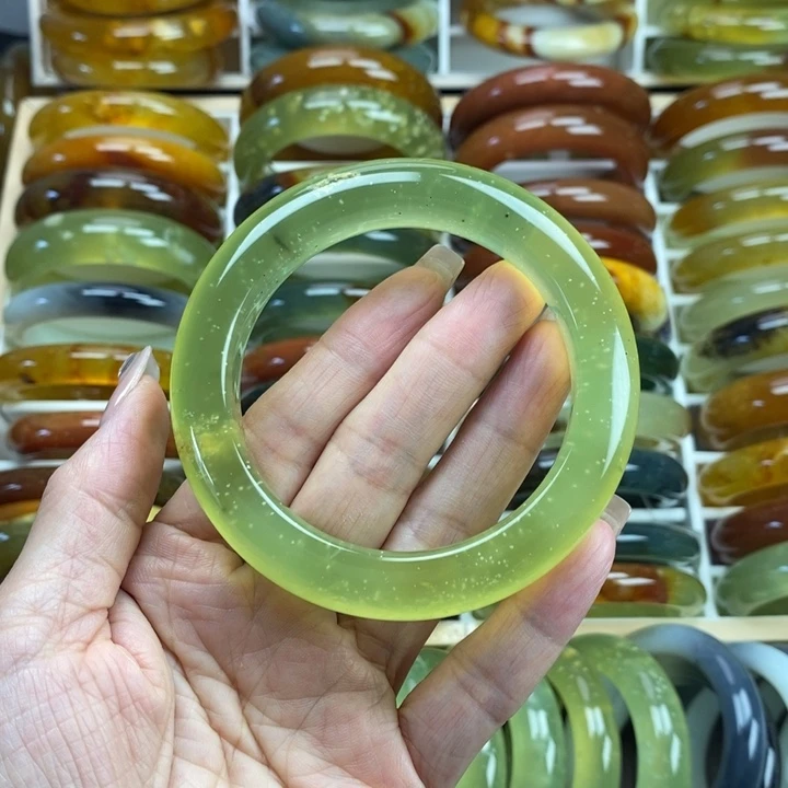 蛇纹石玉未镶嵌手镯60
