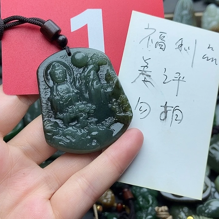 和田玉未镶嵌颈饰