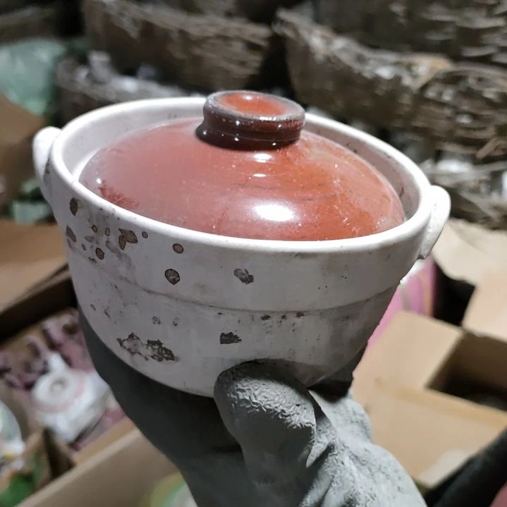 摆件盘子碗茶壶啥都有