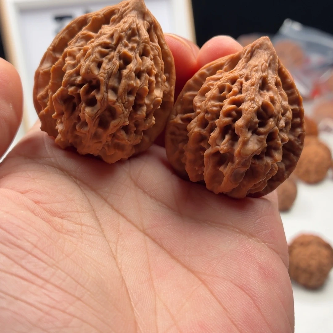 文玩核桃把件原树十三陵