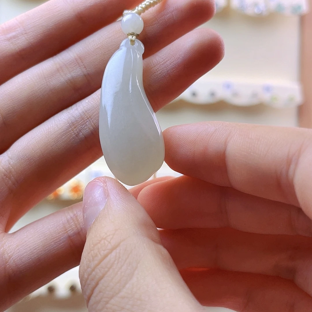 墨***墨和田玉未镶嵌吊坠(赠链)