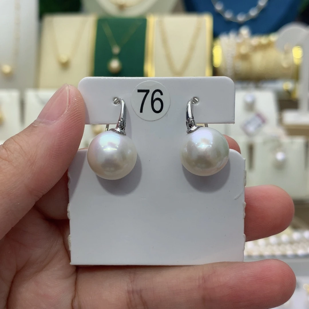 18K金镶嵌淡水珍珠耳饰
