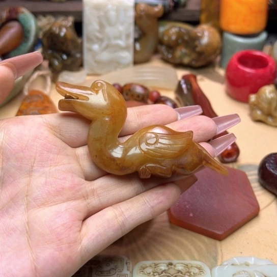 未镶嵌蛇纹石玉颈饰