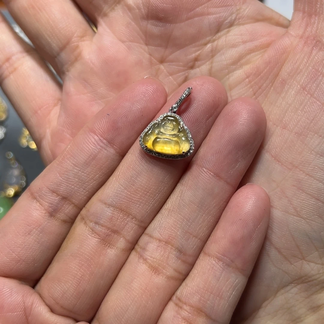 颈饰18K金镶嵌翡翠