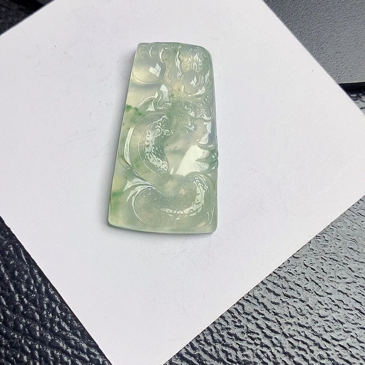 颈饰未镶嵌翡翠天然缅甸翡翠龙牌