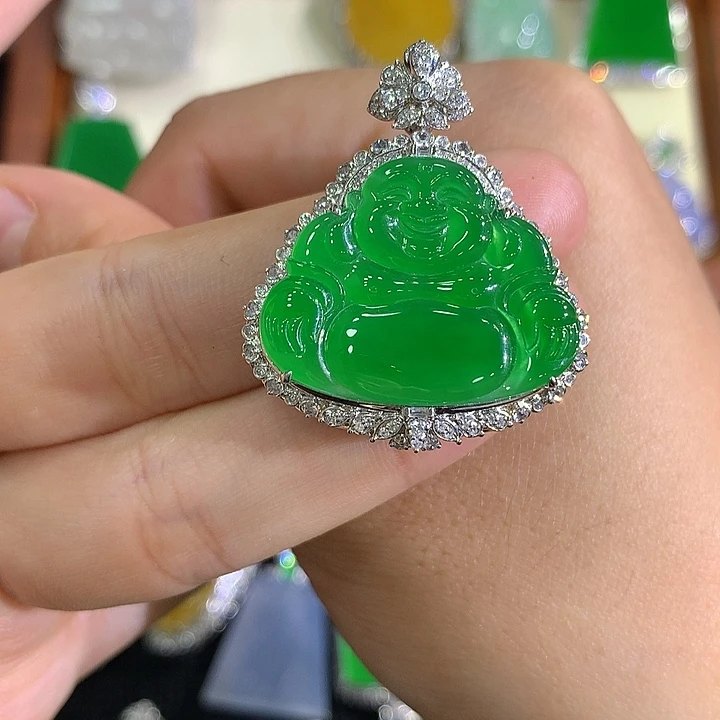 翡翠18K金镶嵌颈饰佛公