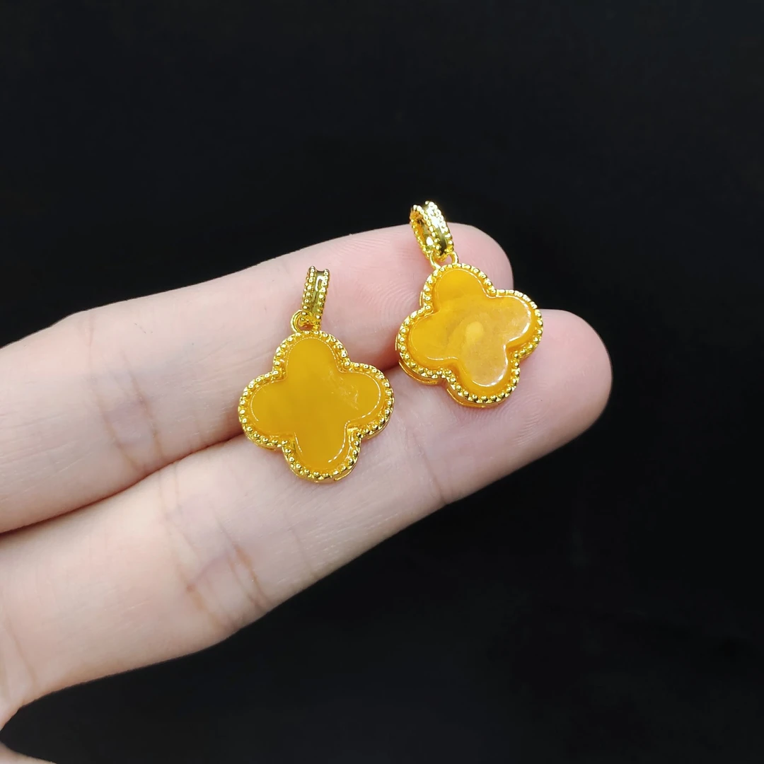 【老三珠宝】蜜蜡幸运草吊坠赠皮绳X9【多样性发其一】约16-4mm