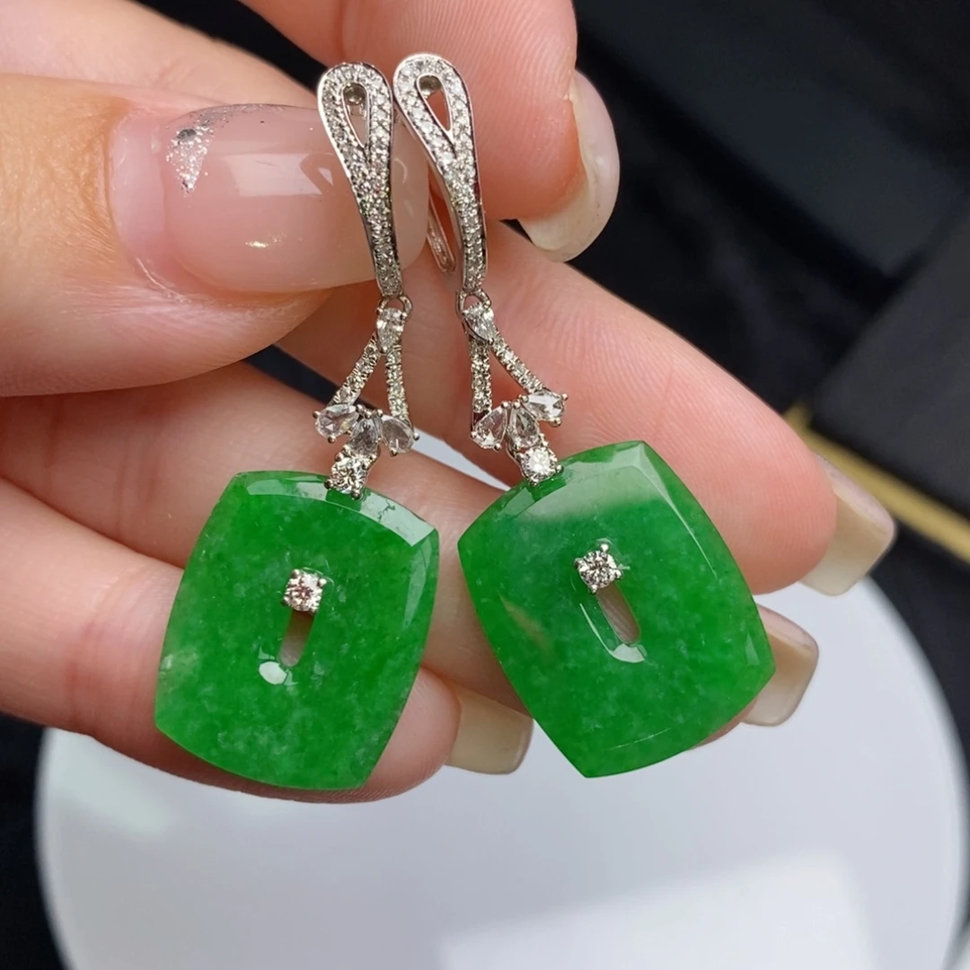 18K金镶嵌翡翠耳饰福贝