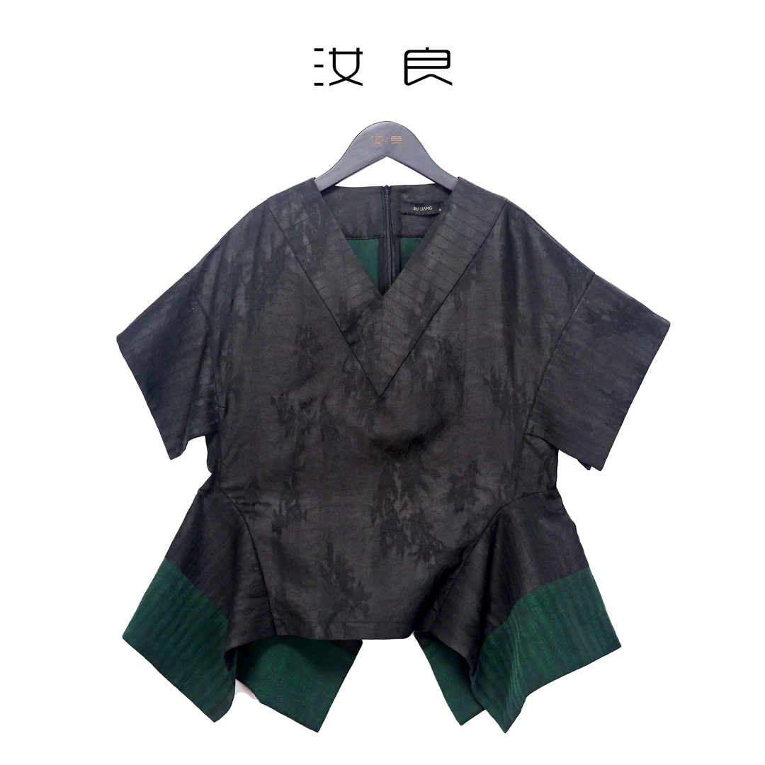 设计师款V领撞色上衣