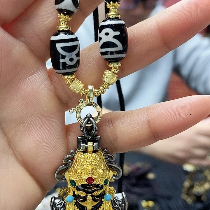 玛瑙/玉髓合金颈饰