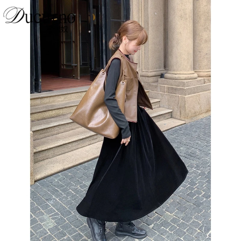 黑色丝绒拼接长袖连衣裙女2025秋季高知穿搭气质显瘦皮衣马甲套装