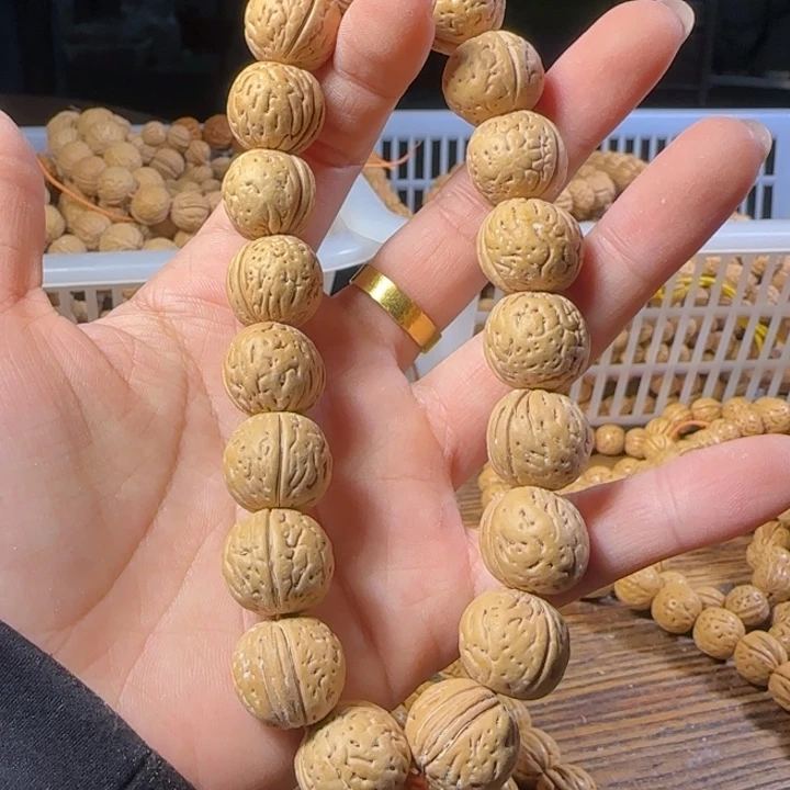 吊坠桃核盘锦树皇