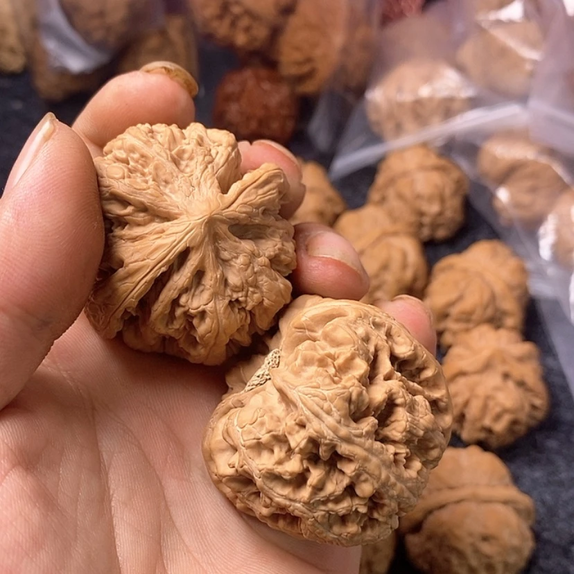 【闪购商品】文玩核桃吊坠46大粗筋