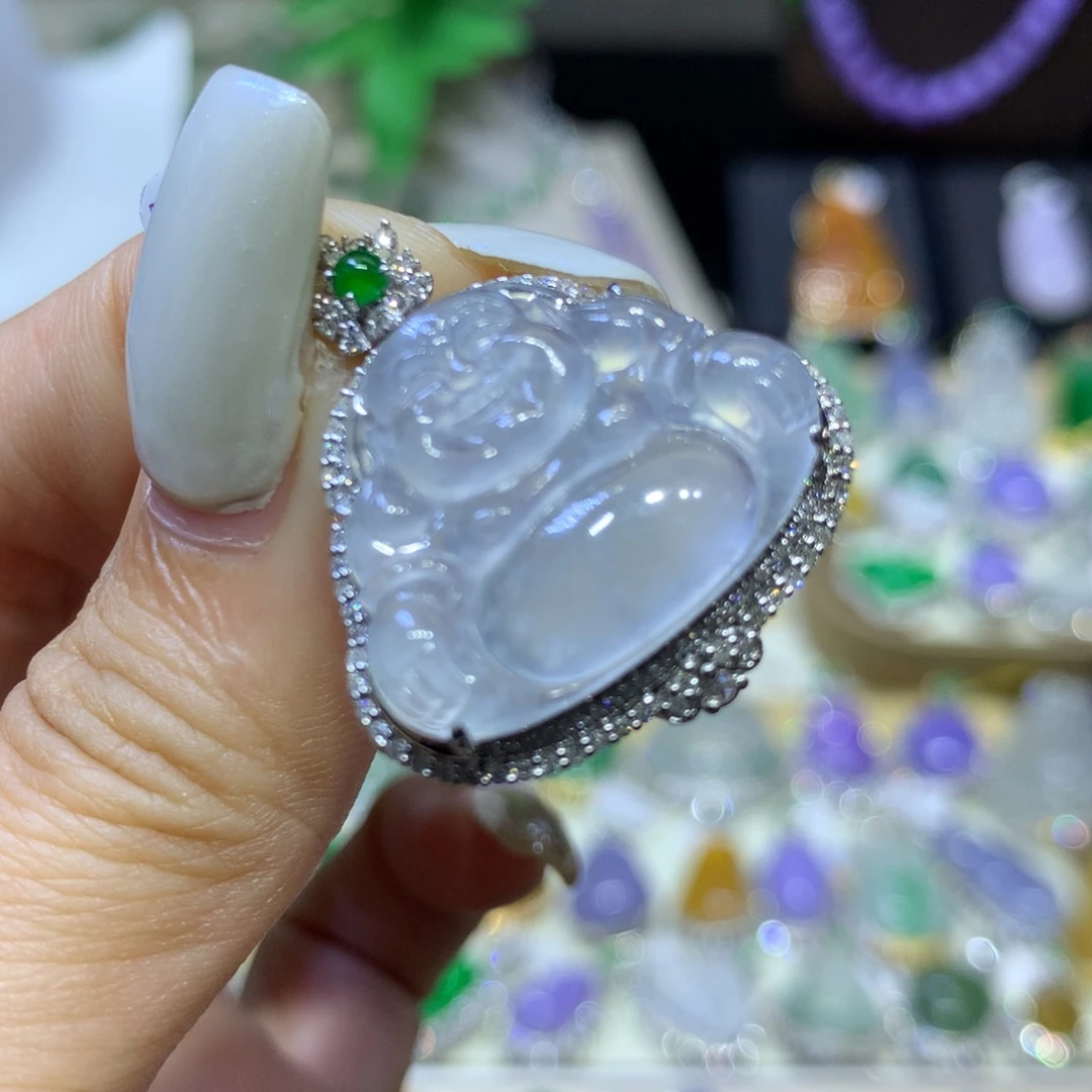 翡翠18K金镶嵌颈饰