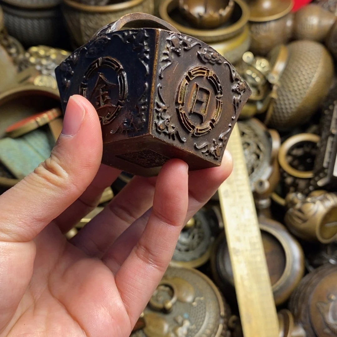 精美铜器做工精良