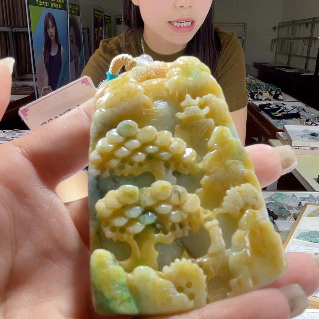 翡翠未镶嵌颈饰一