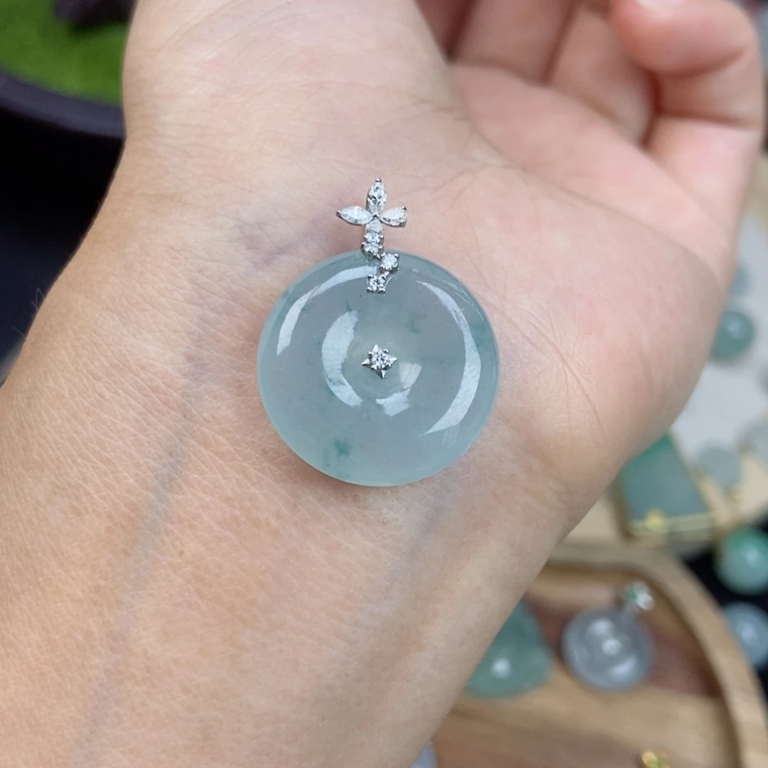 拾***末翡翠未镶嵌颈饰翡翠