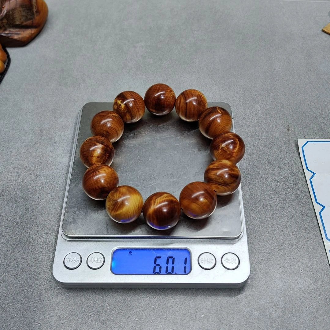 振***波2.0黑金刚龙胆闪电，有裂纹