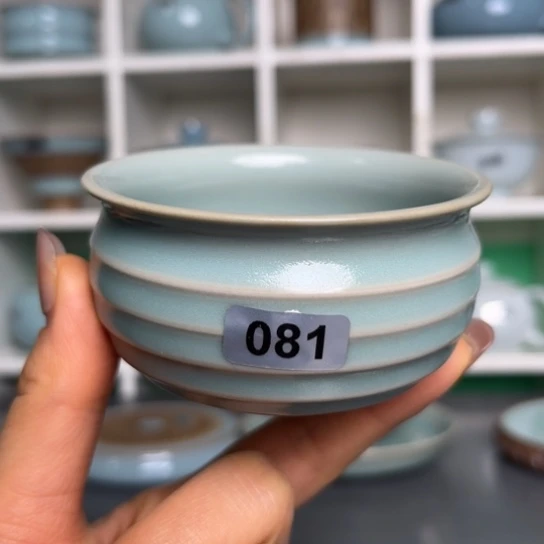 杯081仿古釉弦纹杯无纹不开片底部微微瑕