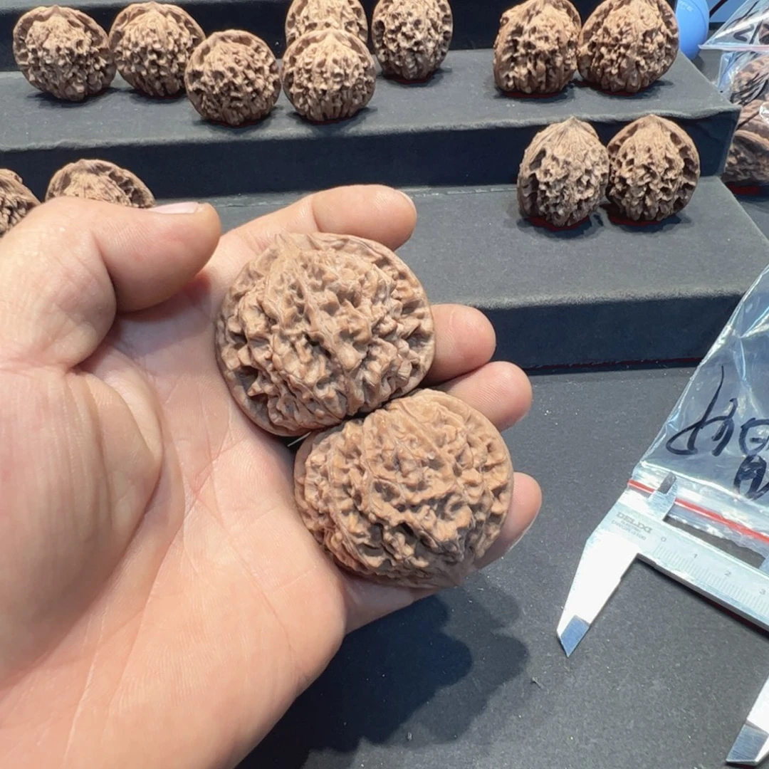 k***q文玩核桃吊坠秦岭生态文玩核桃