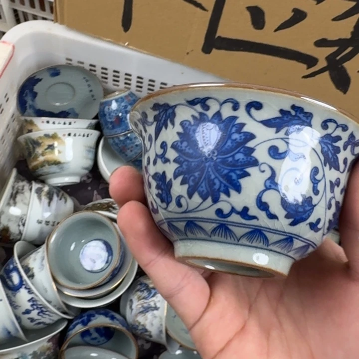 缠枝莲压手杯微瑕