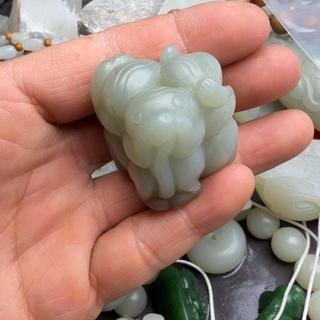 和田玉颈饰未镶嵌